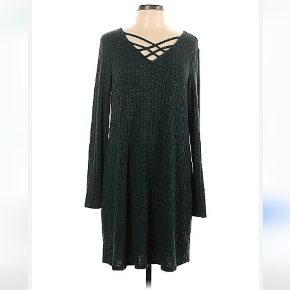 NWT Emerald Pine Green Knit Criss Cross Sweater Dress Size Medium Maurices Sexy